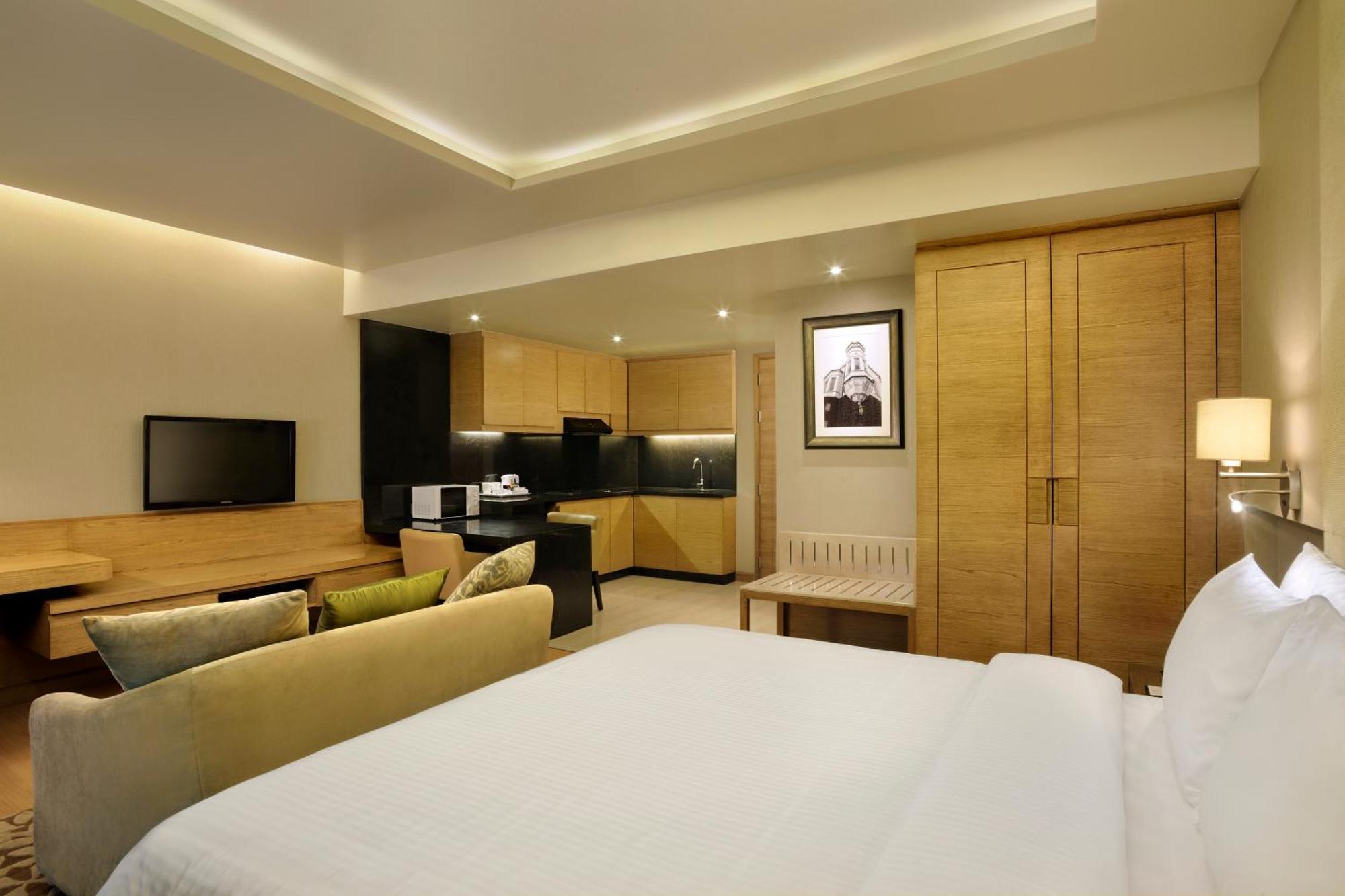 Doubletree Suites By Hilton Bengaluru Outer Ring Road Bagian luar foto