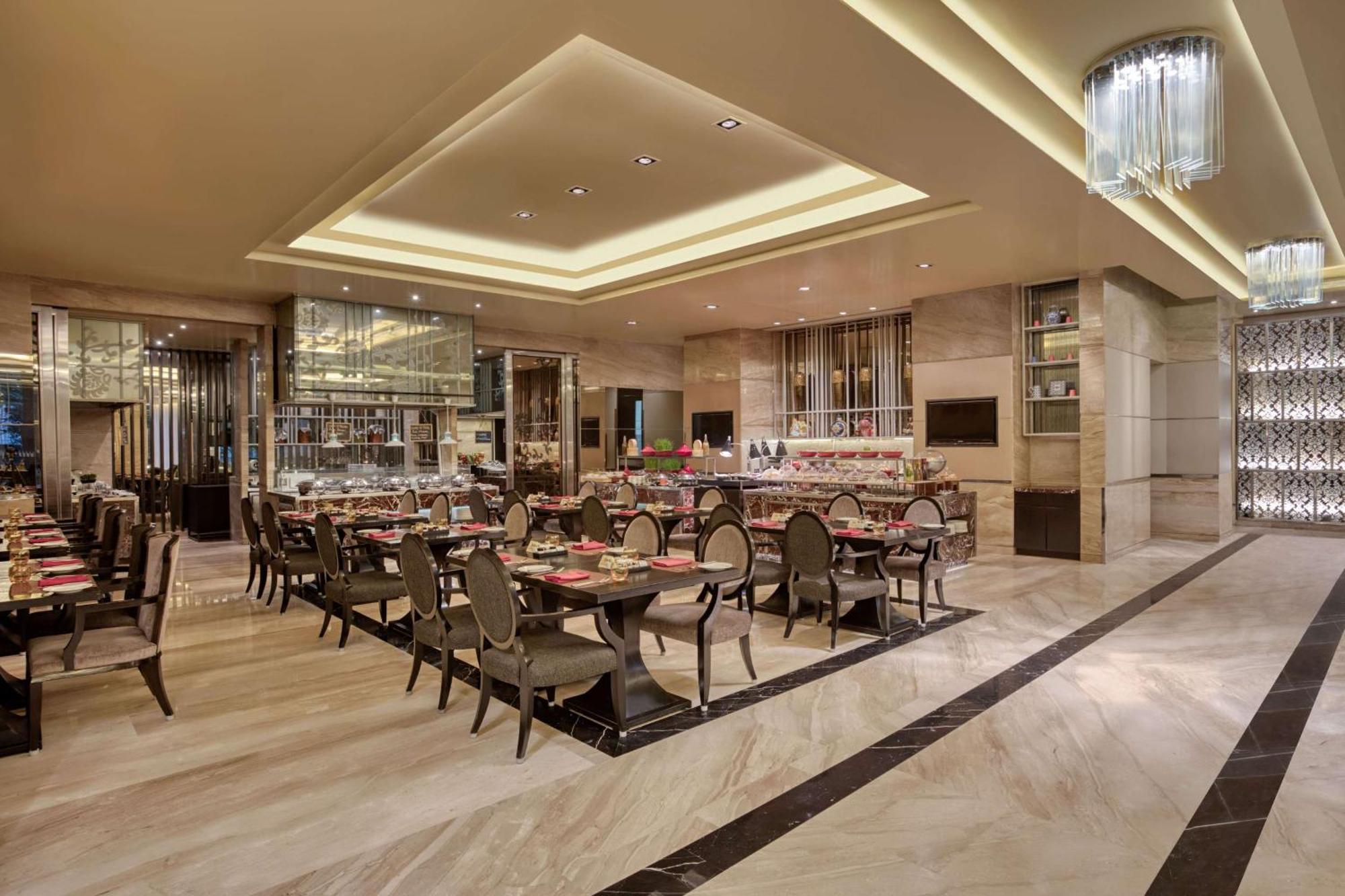 Doubletree Suites By Hilton Bengaluru Outer Ring Road Bagian luar foto